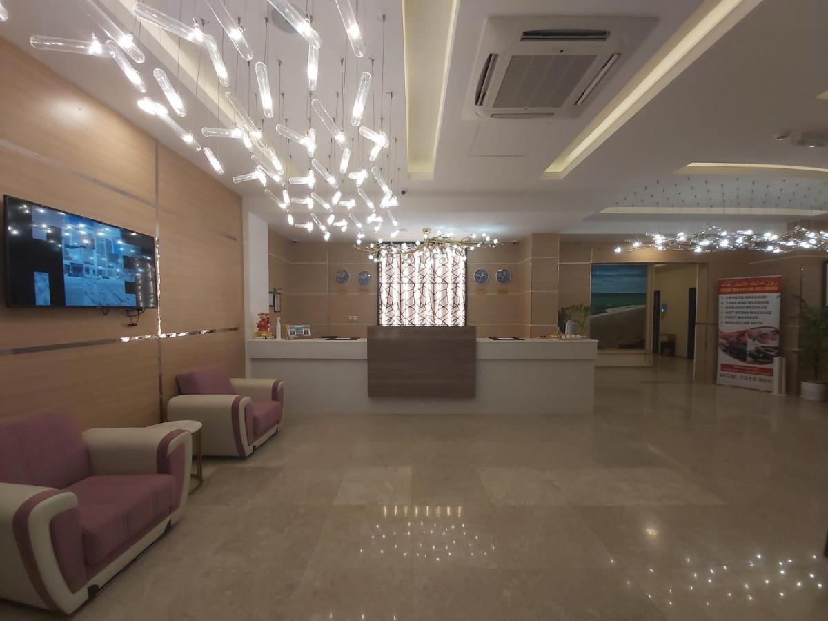 Season Hotel