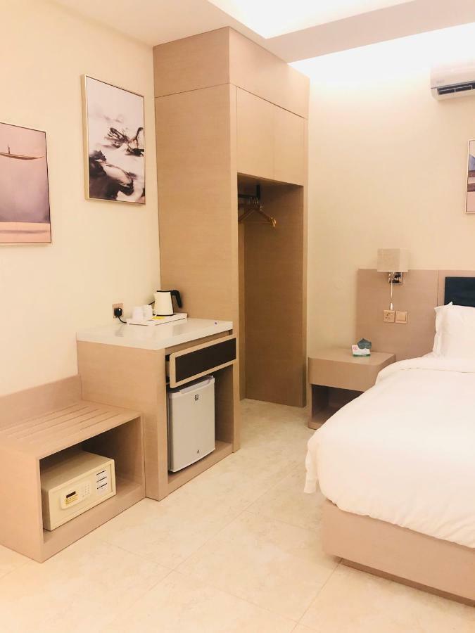 Hotel Season Barka