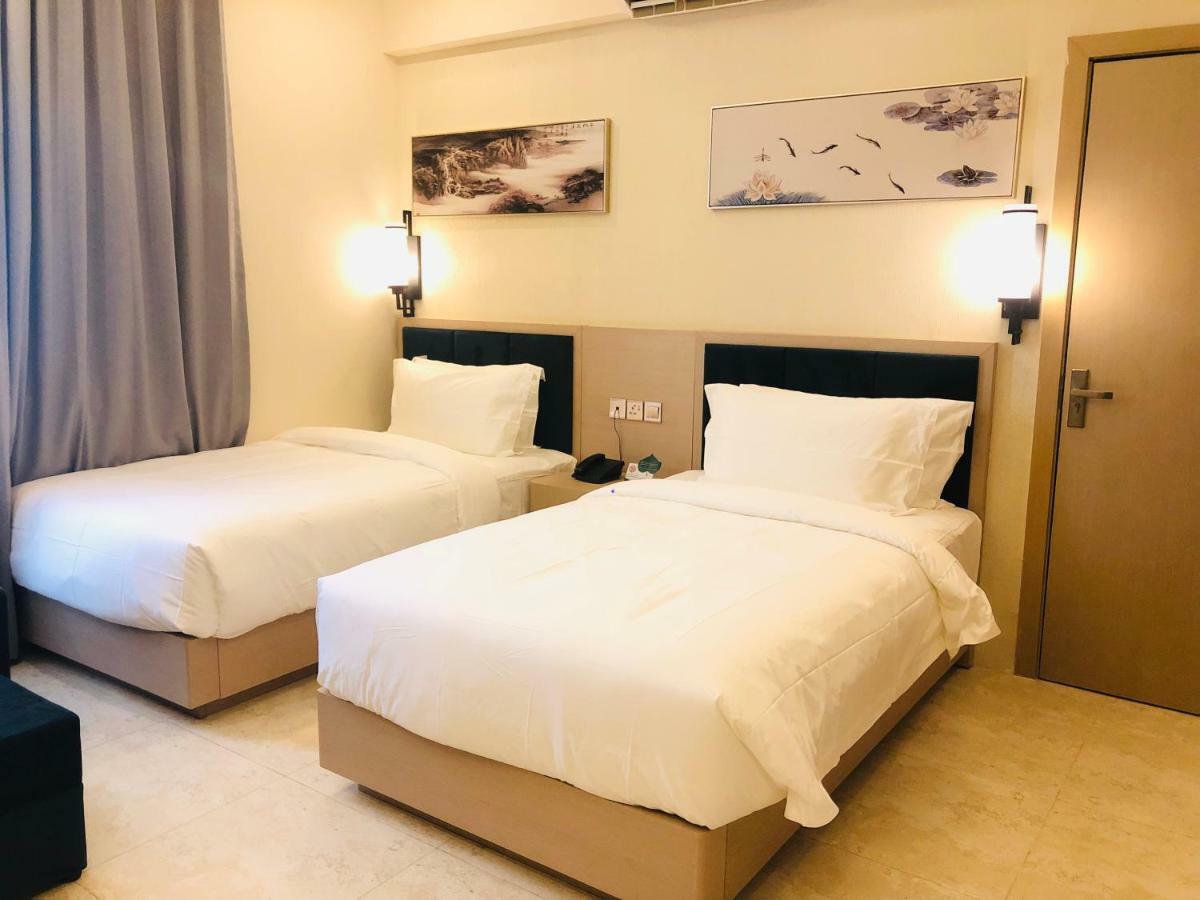 Season Hotel 3*