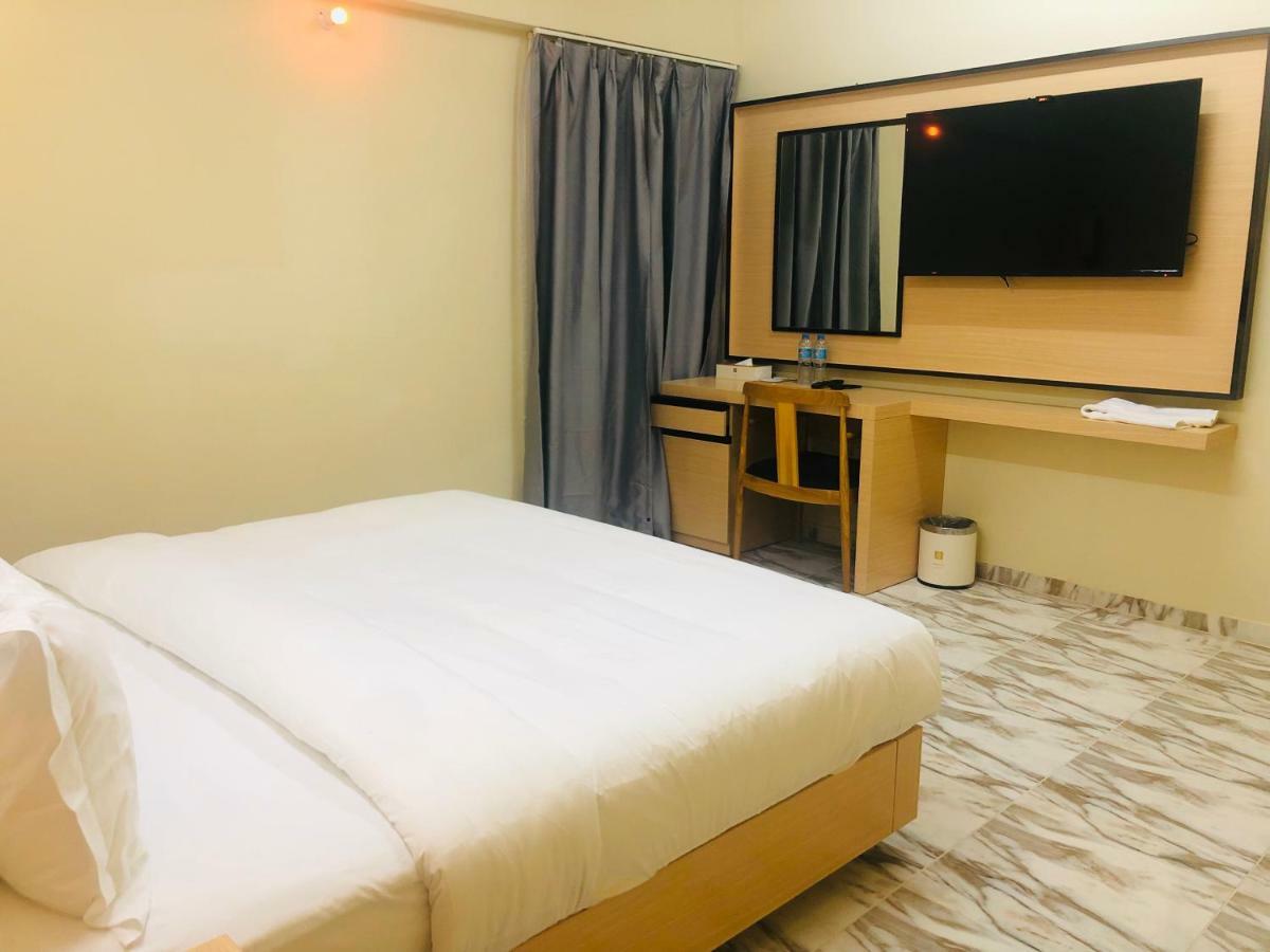 Season Hotel 3*